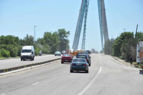 Cum se circulă pe Podul de la Agigea în timpul sărbătorilor pascale